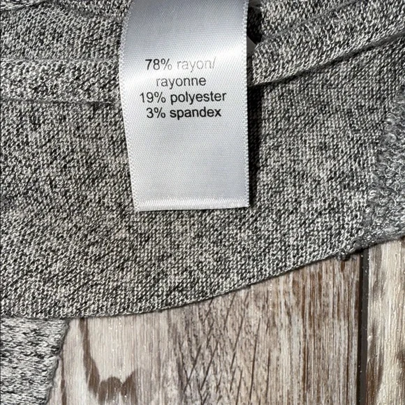 Stylish Gray and Animal Print Women's Top - Picture 4 of 5